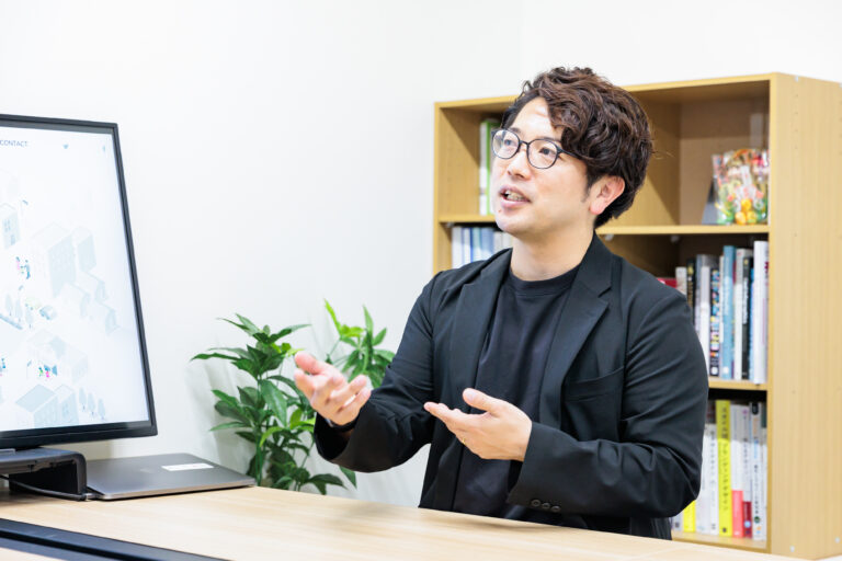 自治体と二人三脚。児童福祉の現場の判断をAIでサポート